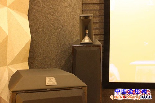  JBL ARRAY1500低音炮音箱