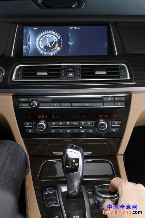 宝马发全新iDrive车载娱乐系统 3D+手写