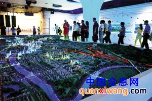 在广西规划馆，采访团开始了走进北部湾经济区的“第一站”。本报记者 佘鸿雁摄