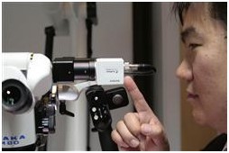 （安装于手术用显微镜的“MCC-3000MT”3D摄像机）