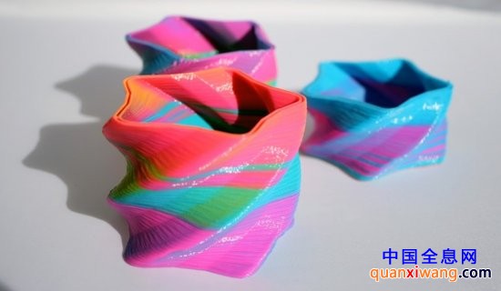 新型3D彩色打印机问世 支持上百种颜色