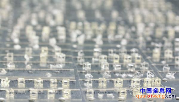 LLNL开发出可在几秒钟内完成3D对象的全息树脂3D打印技术