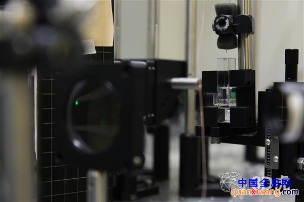 LLNL开发出可在几秒钟内完成3D对象的全息树脂3D打印技术