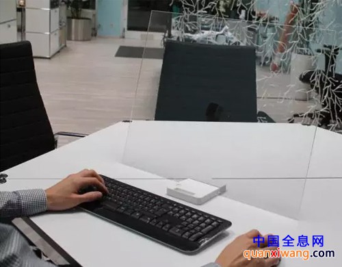 投影技术新进展：全息投影玻璃显示屏