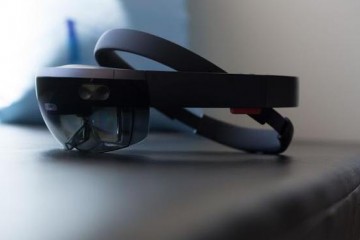 时隔三年，微软将发布全息眼镜HoloLens 2