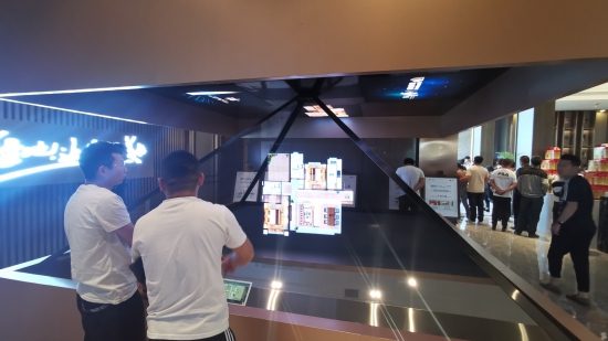 深圳供应360全息展柜,270度/180度 专业定制图2